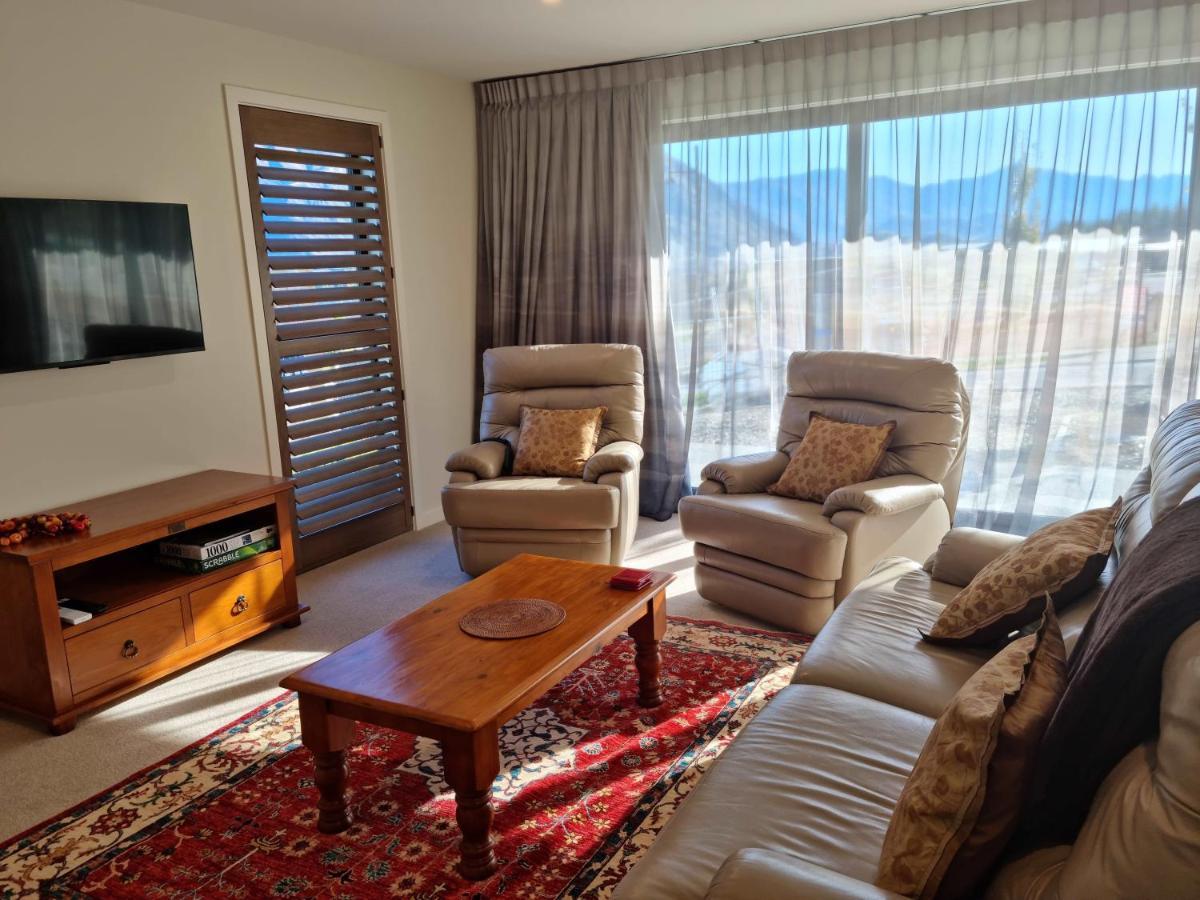 Akitu Views Apartment Wanaka Bagian luar foto