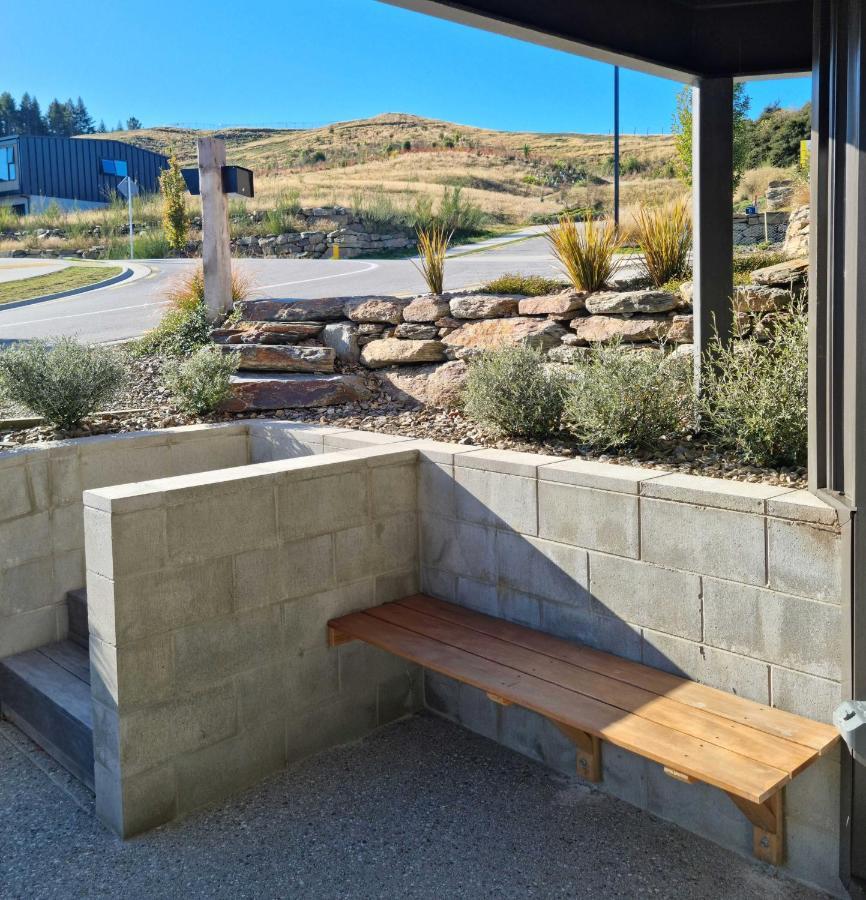 Akitu Views Apartment Wanaka Bagian luar foto